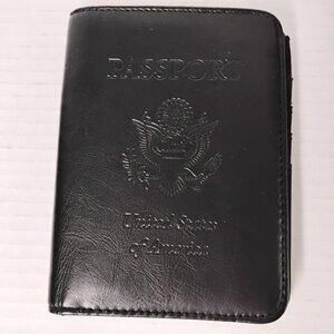 ✈️ Faux Leather Passport Holder – Solid Black – Unused ✈️